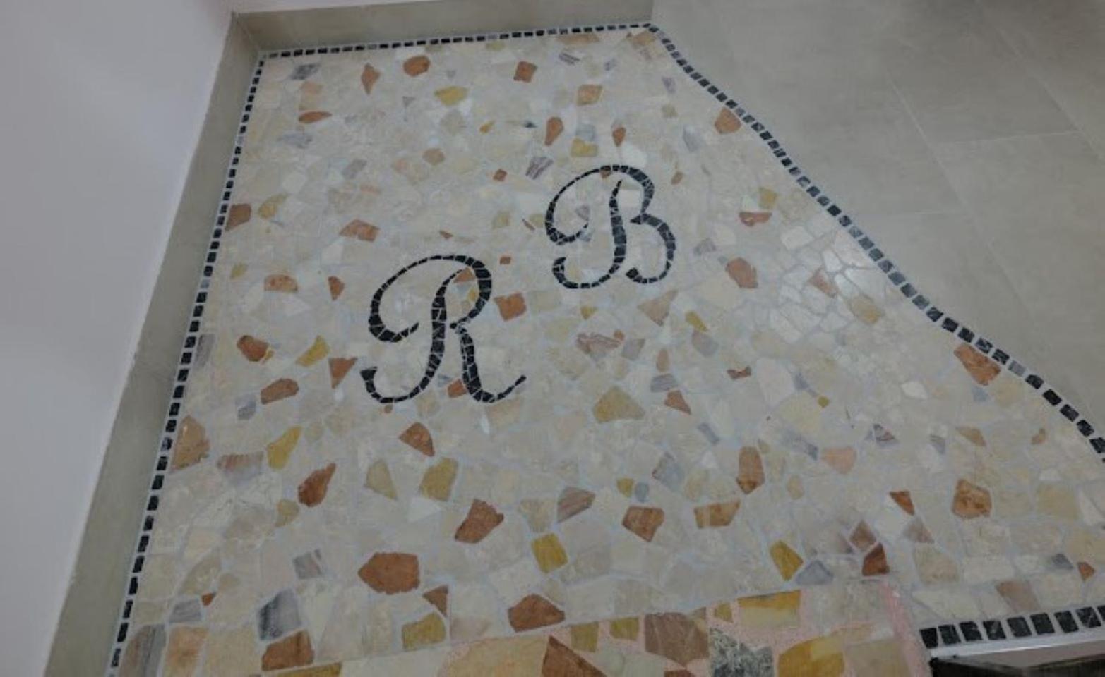 Rb * Gaiba
